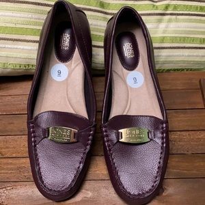 Jones New York ox blood colored women’s loafer size 9